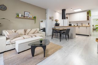 Planta baixa  Carrer dels reis cat�lics. Vivienda completamente reformada a�o 2025