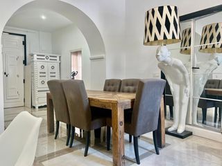 Casa  Carrer canonge gimeno 14. Casa con encanto, piscina privada y posibilidad de ampliar en el