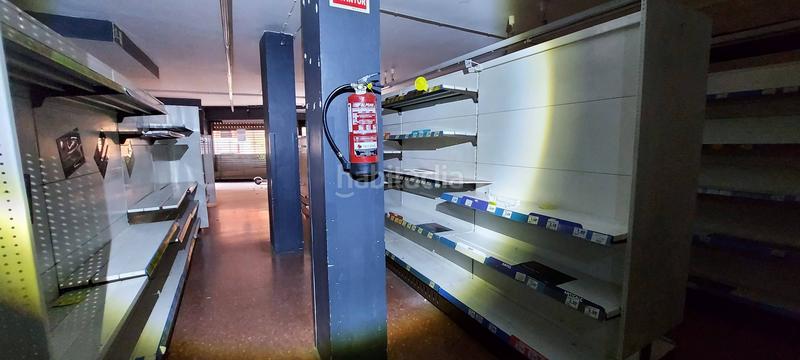 Foto 89282377-0878-4f35-86a9-fbb9edd57bea. Lloguer local comercial a carrer de santa coloma 31 a Barcelona