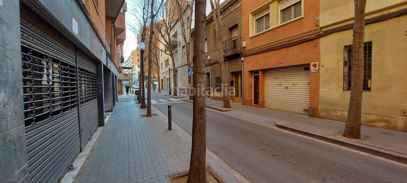 Foto a7f93743-b962-4f73-820c-4dee29b86db1. Lloguer local comercial a carrer de santa coloma 31 a Barcelona