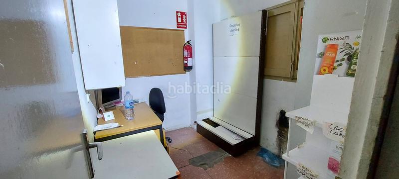 Foto 260b3237-d6f8-476a-b1a3-9708280391fa. Rent business premise in carrer de santa coloma 31 in Barcelona
