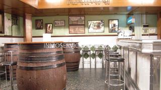Local commercial  Carrer del xiprer. Venta emblematico local con posibilidad de vivienda
