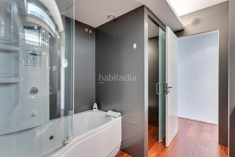 Foto bb7cfa76-6d17-4c0c-883f-5e98aa0dc1b0. Casa bifamiliare con riscaldamento parcheggio in Sant Ramon - Maternitat Barcelona