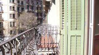 Appartement  Carrer d'aribau. Tercera planta en l'antiga esquerra de l'eixample para entrar a