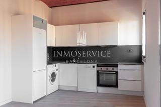 Etagenwohnung in Carrer gran via de les corts catalanes 302. Piso reformado con balcón a estrenar en gran vía de les corts ca