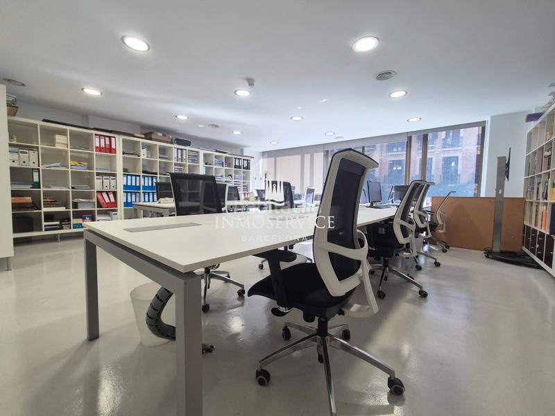 Foto 85e30c89-c52d-49bb-bfc2-9270fe0671f6. Oficina amb calefacció a Dreta de l´Eixample Barcelona