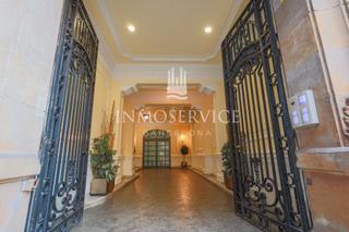 Piso en Dreta de l´Eixample. Amplio y luminoso piso en el corazón de l' eixample con posibili