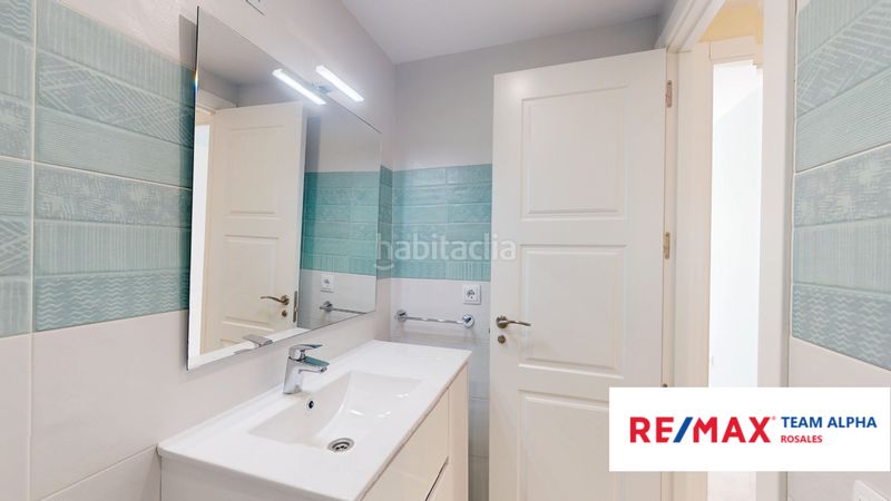 Foto 4d0c1f6a-34d6-4e5d-b611-040386629812. Casa amb calefacció aparcament piscina a Peñagrande Madrid