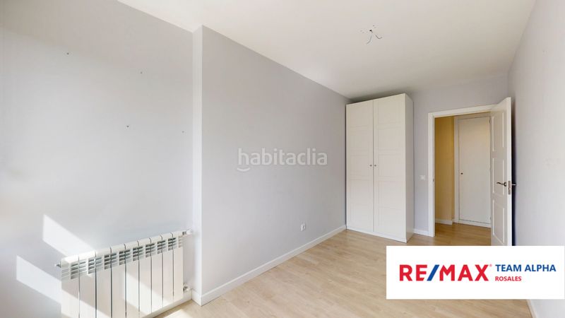 Foto 5943443c-2912-4e7f-aebd-b63e2bd9d0b6. Casa amb calefacció aparcament piscina a Peñagrande Madrid