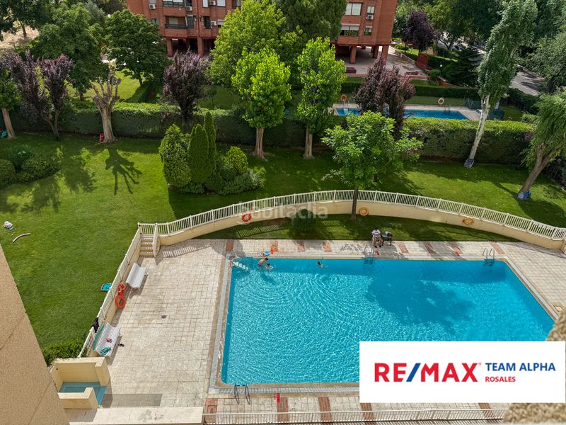 Foto 94a6967f-03e4-4ee8-bdc1-e0c32189154d. Casa amb calefacció aparcament piscina a Peñagrande Madrid