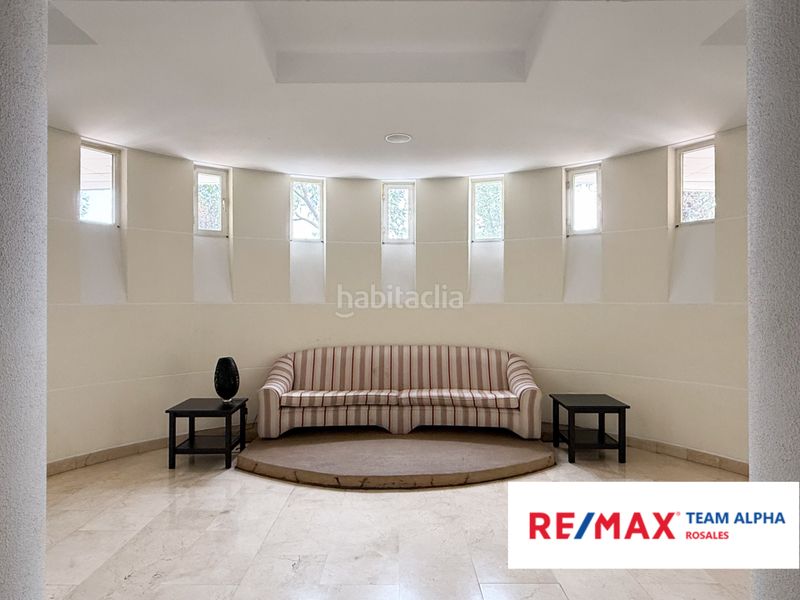 Foto cf4efde5-ba52-4fc1-b7f8-51378cb40b9b. Casa amb calefacció aparcament piscina a Peñagrande Madrid
