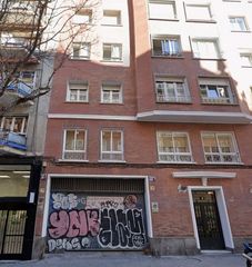 Business premise in Calle de Cadarso 5