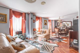 Dúplex en Puerta del Ángel. Espectacular ático dúplex con terraza situado en puerta del ánge