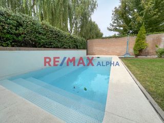 Affitto Chalet in Paseo club deportivo 2. Exclusivo chalets pareado y adosado de lujo en el paseo club dep