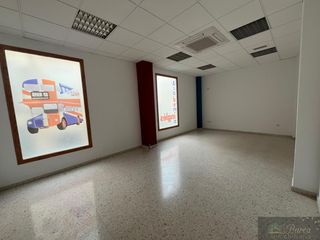 Rent Business premise in Rute. Rutelocal