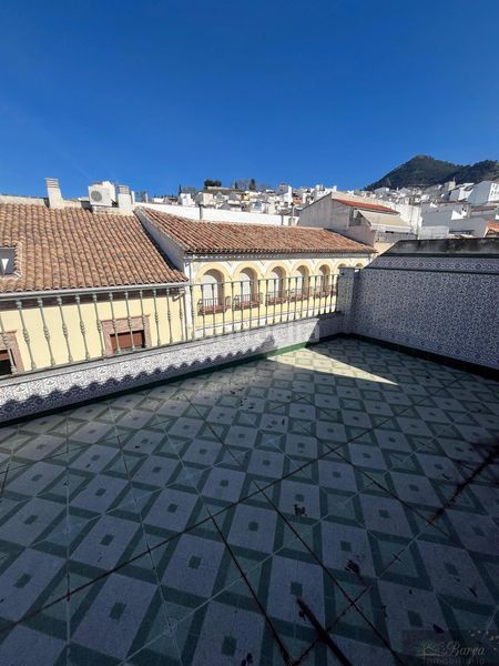 Foto 0f76adee-c14b-4d09-b1c9-f59b4ad1367d. Edifici a Rute