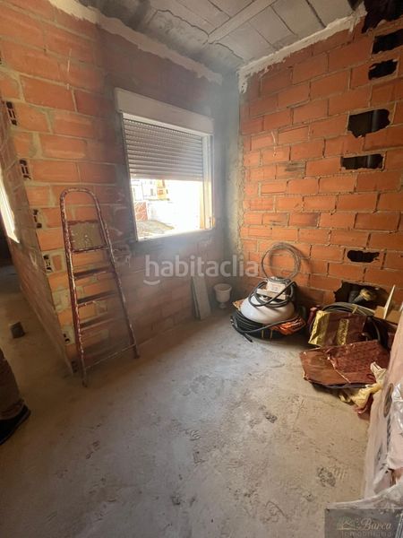 Foto 90e2d534-f139-438f-be75-8a967d3313c7. Edifici a Rute