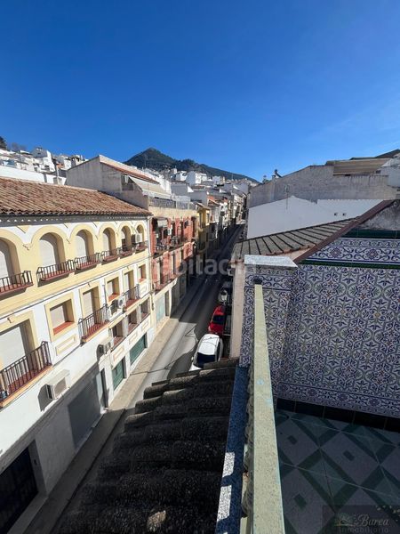 Foto b9c2c931-0070-40c4-acfb-be4f45d6d408. Edifici a Rute