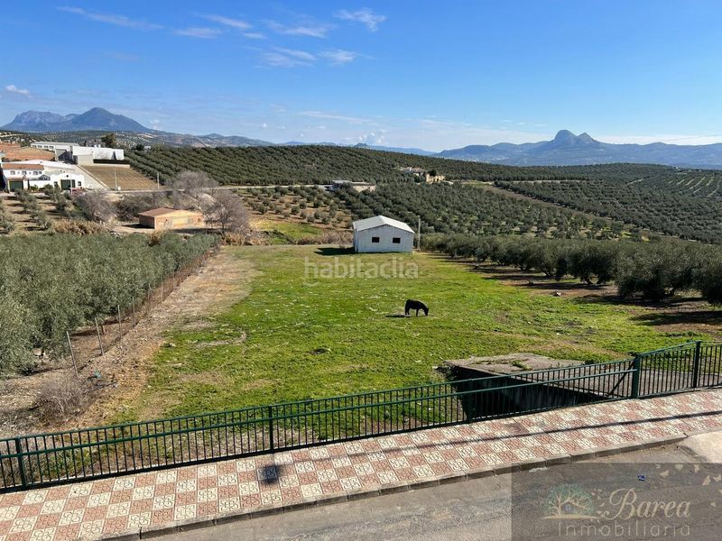 Foto 69be7159-ce61-4b15-9eb4-688b8c233bd4. Casa amb aparcament a Encinas Reales