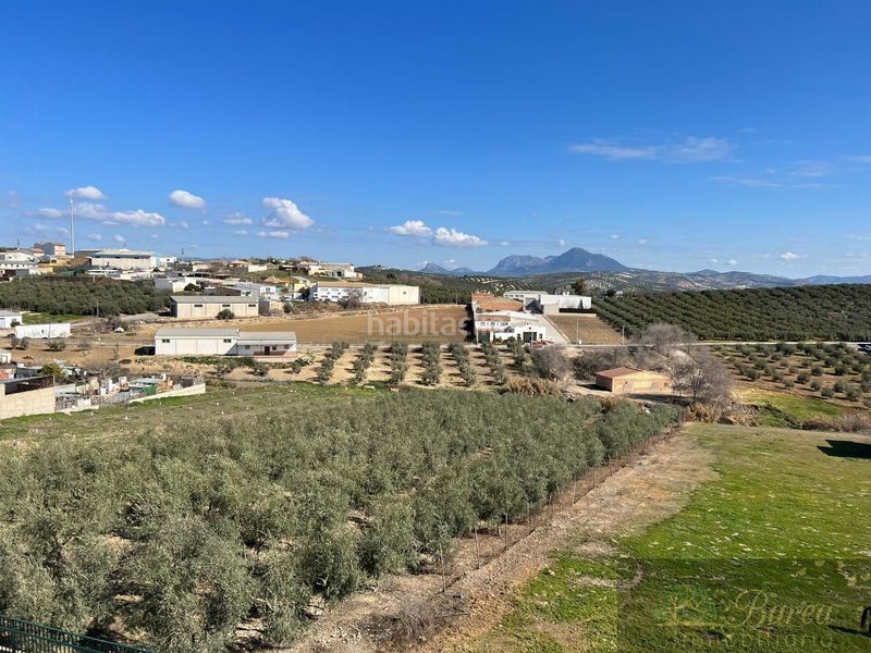 Foto 9a19e1a4-f1df-4c76-b5e3-26fa10a69850. Casa amb aparcament a Encinas Reales