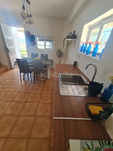 Foto 8e7ca0aa-9c0d-4ff5-b1b4-1ef88d61cd9d. Casa amb aparcament a Iznájar
