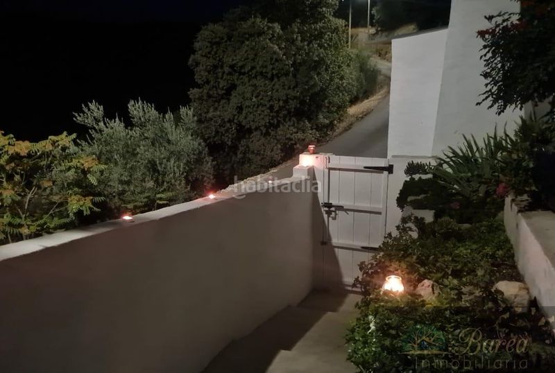 Foto d8dc5b73-b827-44e1-a862-5421a1dadc2e. Casa amb aparcament a Iznájar