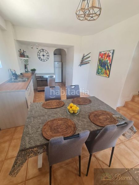 Foto d9dbe1da-82b2-40cc-a23c-d5772ada42b2. Casa amb aparcament a Iznájar