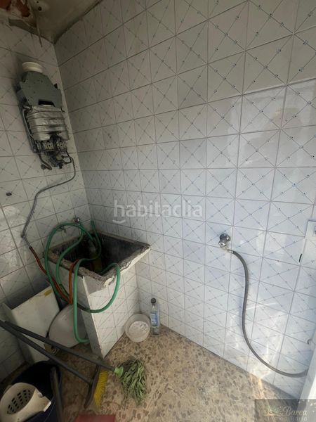 Foto 219601eb-600b-427d-b472-dba994730e75. Edifici a Rute