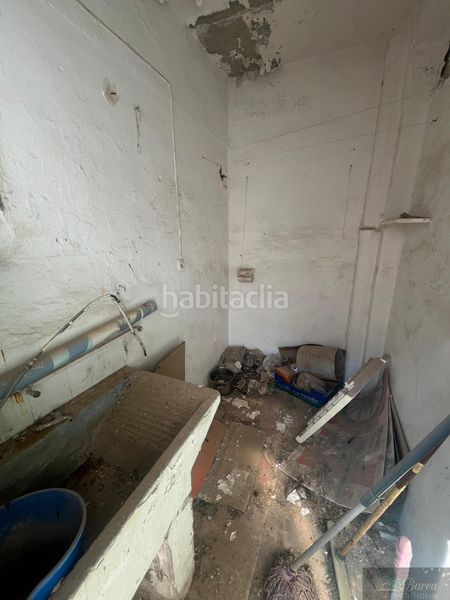 Foto 5dc0acd6-5591-4699-a2da-7b0902ded0de. Edifici a Rute