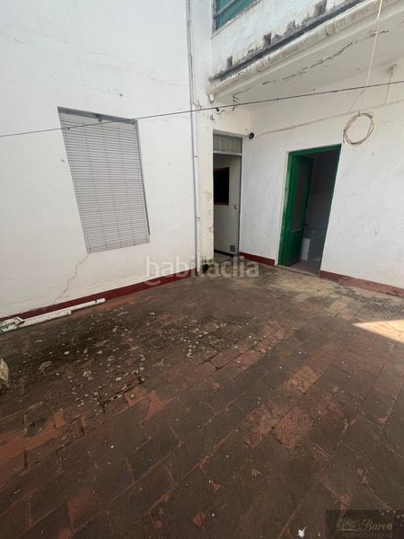 Foto 89907a78-c321-4f61-9a53-5278d82d8837. Edifici a Rute