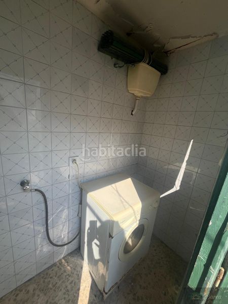 Foto cf1aeeaa-89a6-496e-9a47-75d7a70a848f. Edifici a Rute