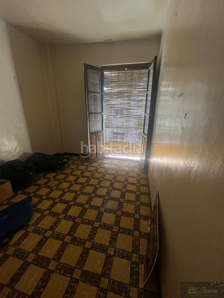 Foto e547769f-6793-4d84-8632-db514e95b314. Edifici a Rute