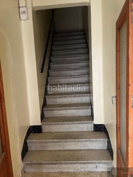 Foto f7ef6625-b598-4cb4-904d-c23a4c46dc42. Edifici a Rute
