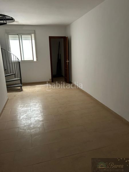 Foto bc708e55-63dd-4036-96c8-c6843b355563. Lloguer local comercial a Rute