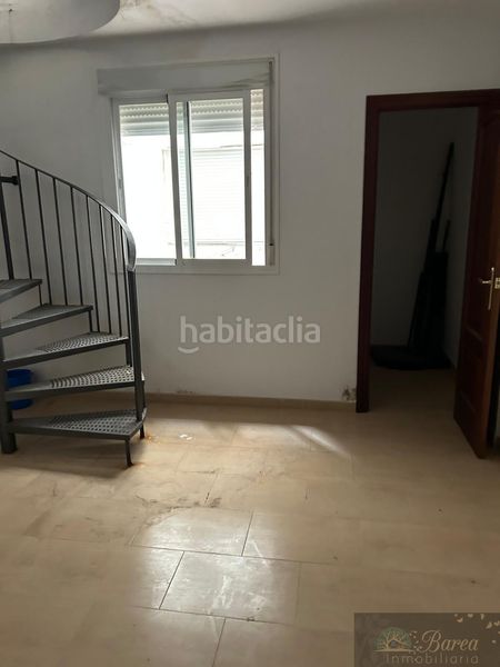 Foto f0ad9396-f469-40c0-be56-70cb103a7d64. Lloguer local comercial a Rute