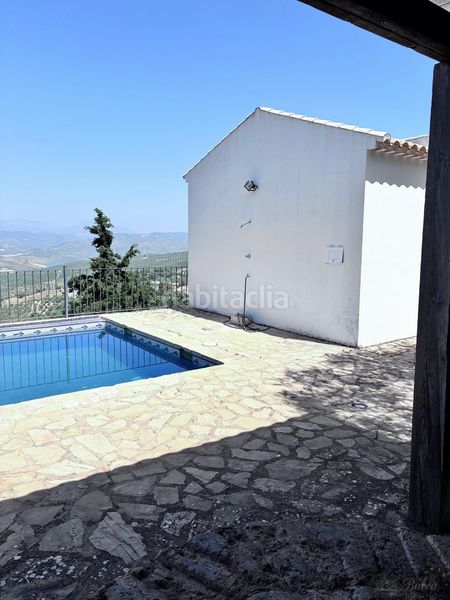Foto fa0671b9-1bce-44d1-82ae-855f9dd2e651. Casa  en Iznájar