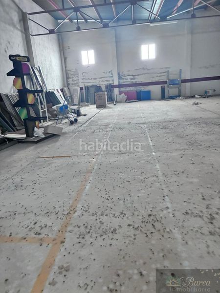 Foto c6f0c1ff-4bf0-4739-bd81-793b618f1202. Aparcament cotxe a Rute