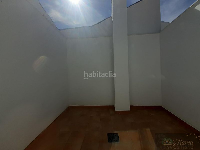 Foto 2e4b4c6a-e6d9-4c66-9b8d-9473c1aa7ae8. Location duplex avec parking dans Rute