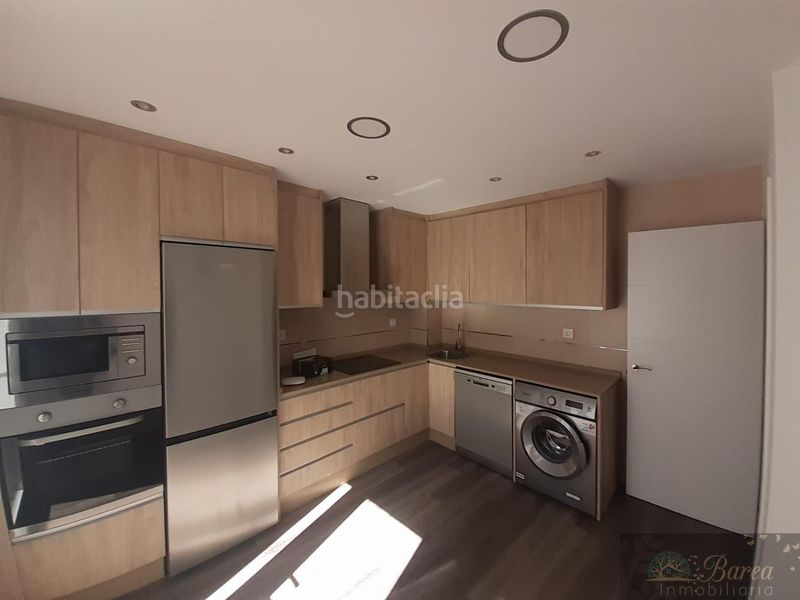 Foto fa5a6577-12ed-40f5-b537-90d30902f67f. Location duplex avec parking dans Rute
