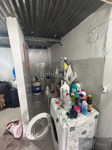 Foto 0b556d3b-7a70-4046-accf-664a11848ac9. Edificio in Rute