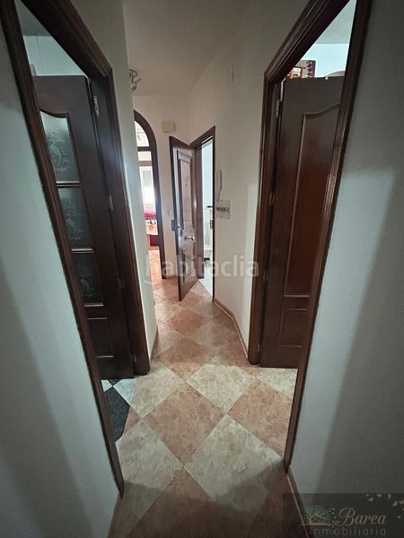 Foto 4736dba1-1e81-48bb-8f0f-5e957db0b321. Edificio in Rute
