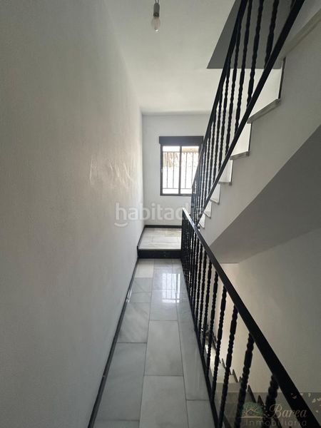 Foto 810763a7-6c5c-40ab-a4eb-292c8c706826. Edificio in Rute