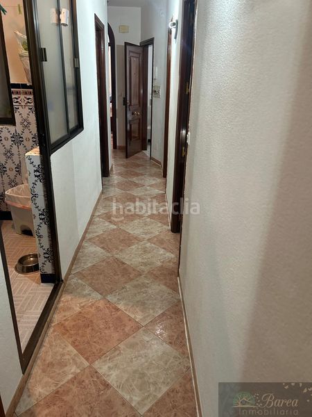 Foto 88dbc9d4-413d-40b0-9130-e2e62ef62360. Edificio in Rute