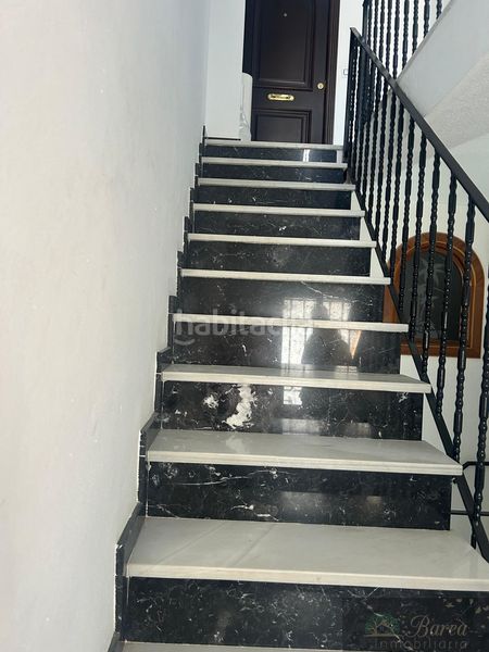 Foto d5ef3487-9e77-4eff-8be5-f310204bd89b. Edificio in Rute