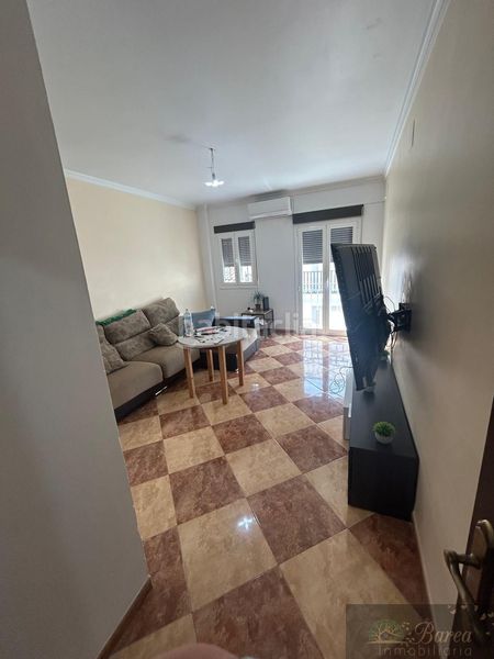 Foto ee3d59ef-ea73-44c7-9620-d1da6cd450b7. Edificio in Rute