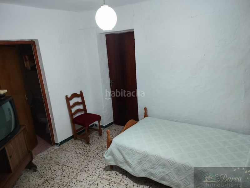 Foto 85c0e432-ce79-471f-88b4-1f033439582c. Casa in Rute
