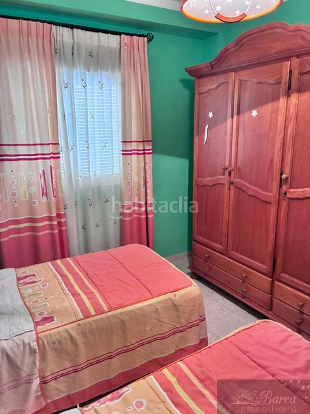 Foto 5ac2fc7f-ae07-4b73-bcbb-d4799308b2c7. Maison dans Rute