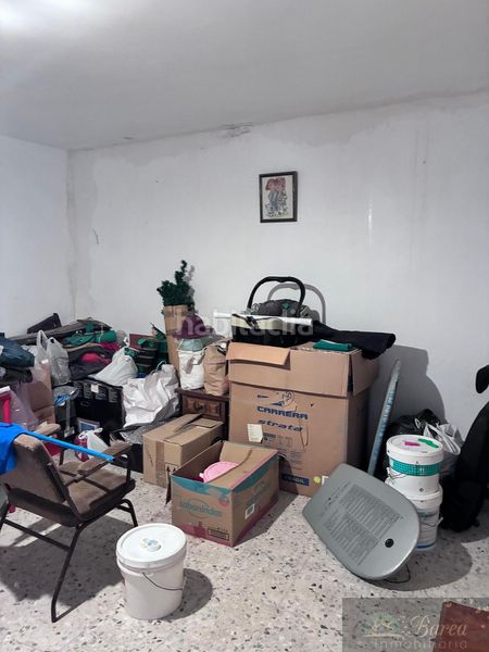 Foto fb324e66-75c1-4f3e-8461-669e9e7cb1f2. Maison dans Rute