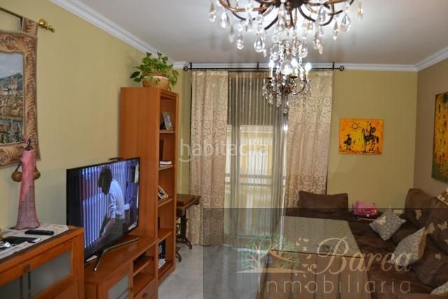 Foto f93b60eb-965b-47b8-a62f-9c1fe6e2b091. Appartamento con parcheggio in Rute