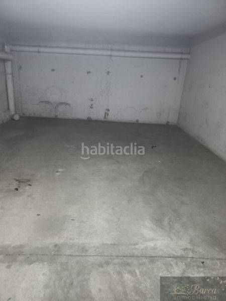 Foto d2de9e23-a0ce-4a43-a940-a25c88bf1bdd. Aparcament cotxe a Rute